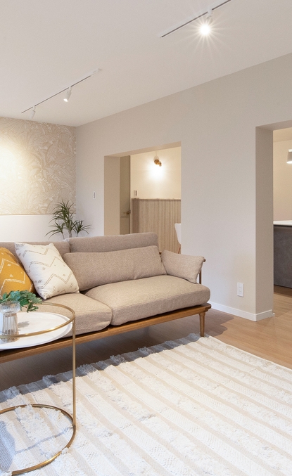 hero-scroll-image-main