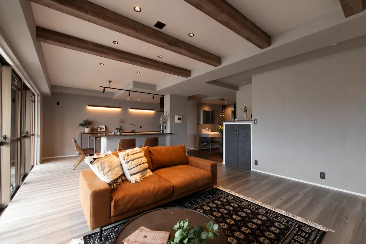 非日常で、大人な都会暮らしを楽しむ１LDKのマンションモデル