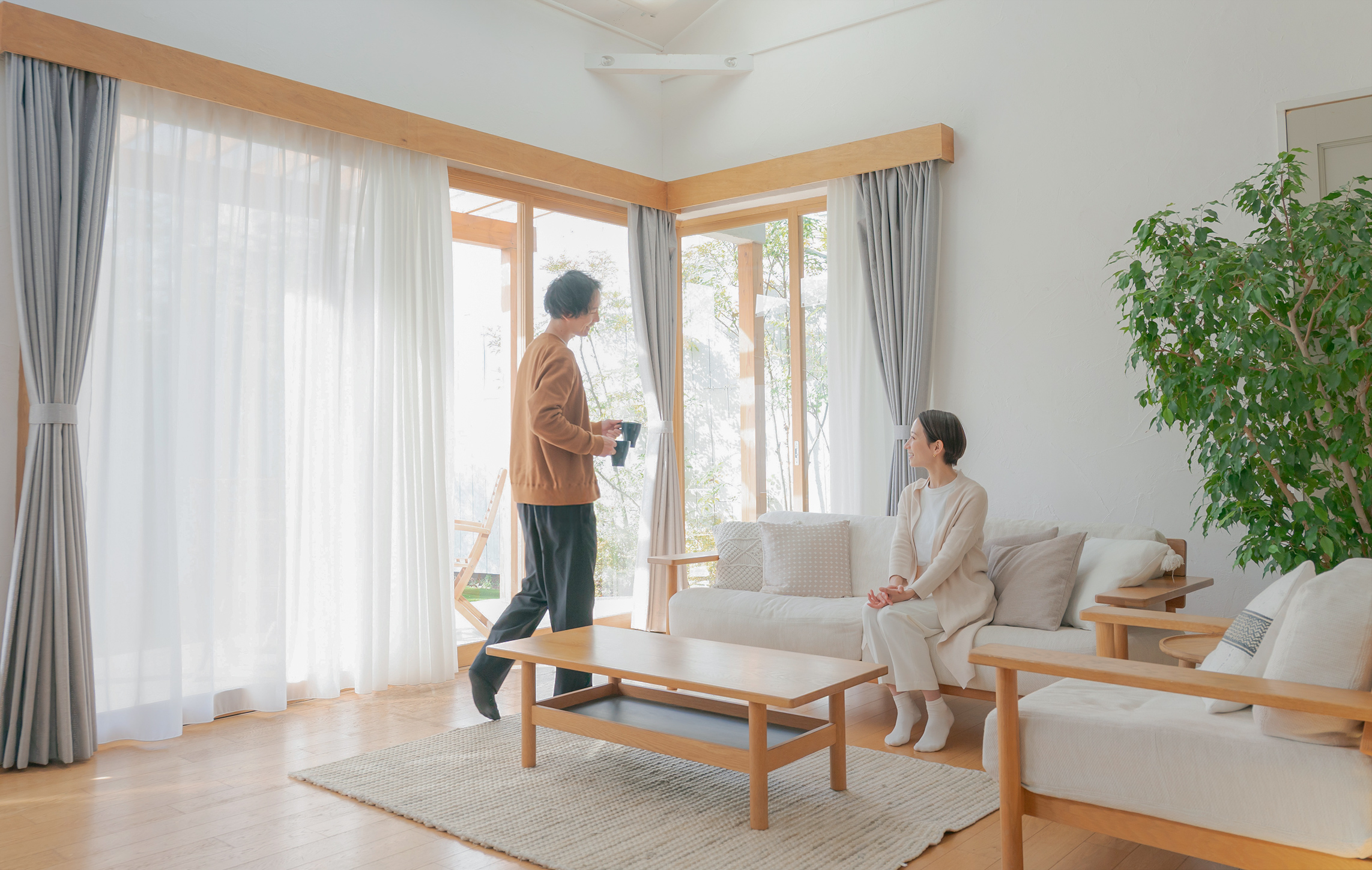 hero-scroll-image-transition